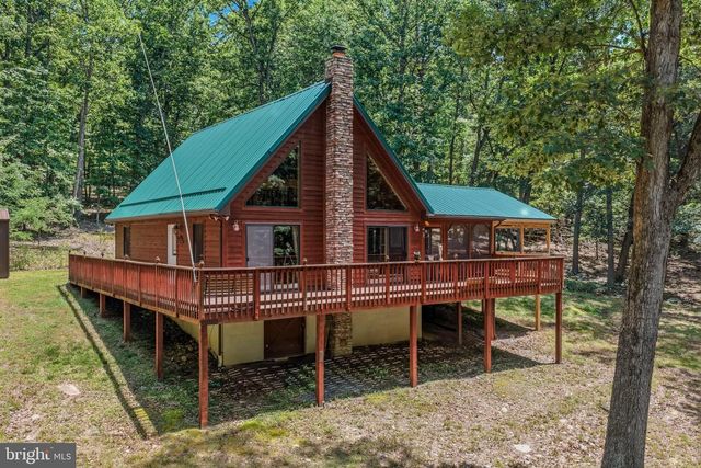 250 FLAT RIDGE RD, Great Cacapon, WV 25422
