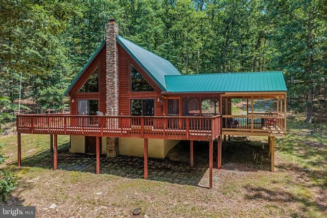 250 FLAT RIDGE RD, Great Cacapon, WV 25422