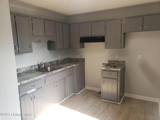 102 E Florence Ave, Louisville, KY 40214