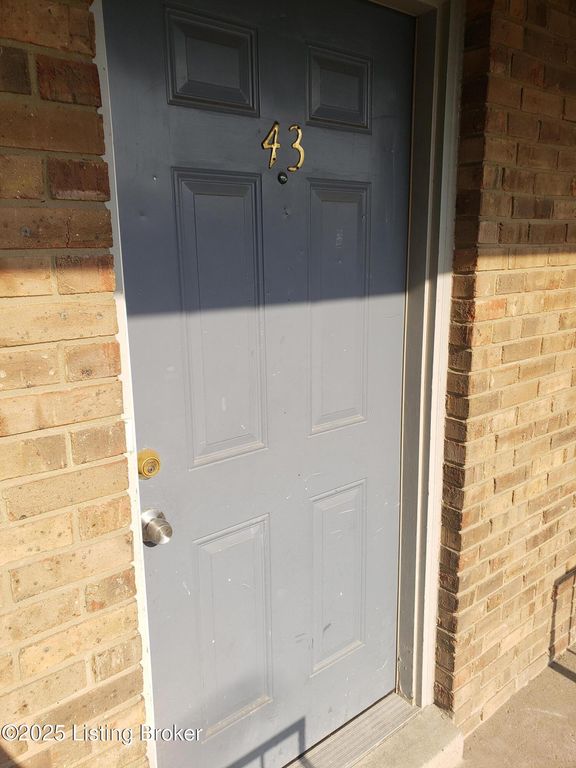 102 E Florence Ave, Louisville, KY 40214