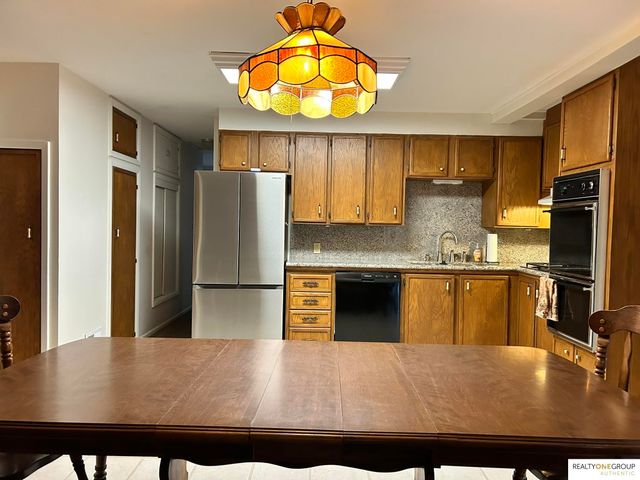 4325 Grover Street, Omaha, NE 68105