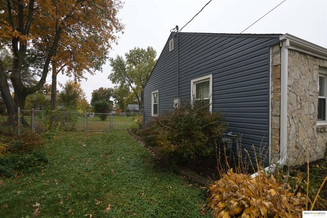 4325 Grover Street, Omaha, NE 68105