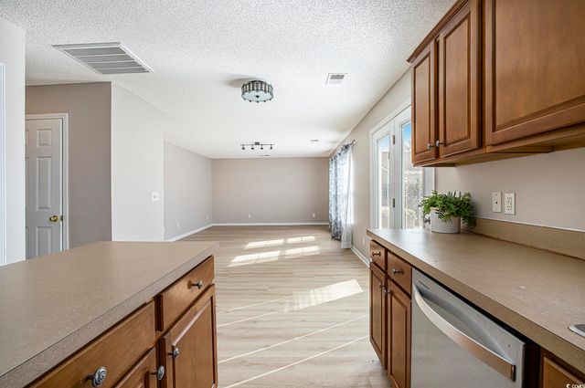 609 Glen Haven Dr., Myrtle Beach, SC 29588