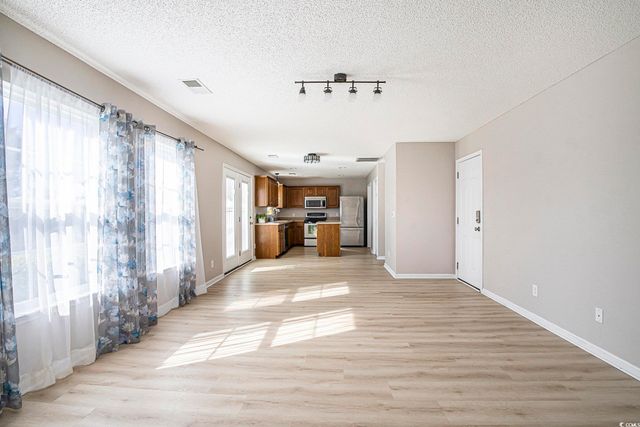 609 Glen Haven Dr., Myrtle Beach, SC 29588