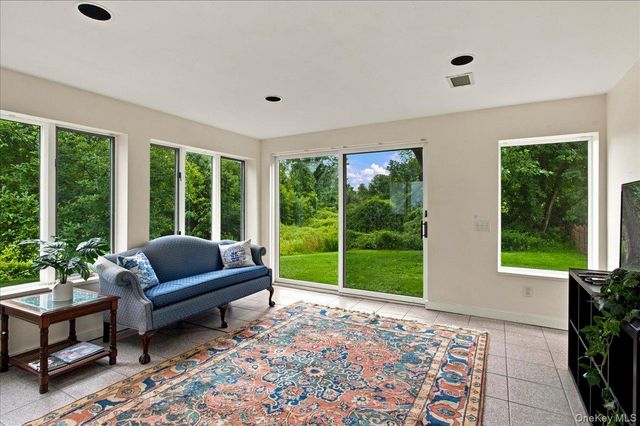 54 Holbrook Road, Briarcliff Manor, NY 10510