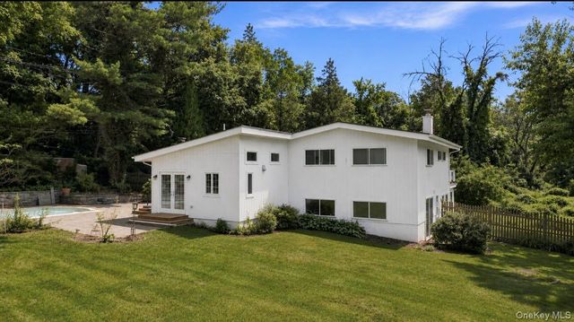 54 Holbrook Road, Briarcliff Manor, NY 10510