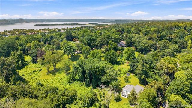 54 Holbrook Road, Briarcliff Manor, NY 10510