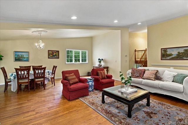 54 Holbrook Road, Briarcliff Manor, NY 10510
