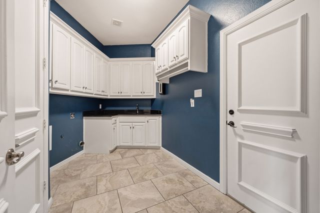 3091 Whispering Oaks Drive, Highland Village, TX 75077