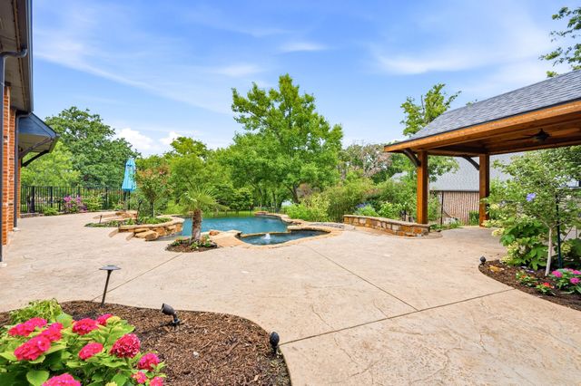 3091 Whispering Oaks Drive, Highland Village, TX 75077