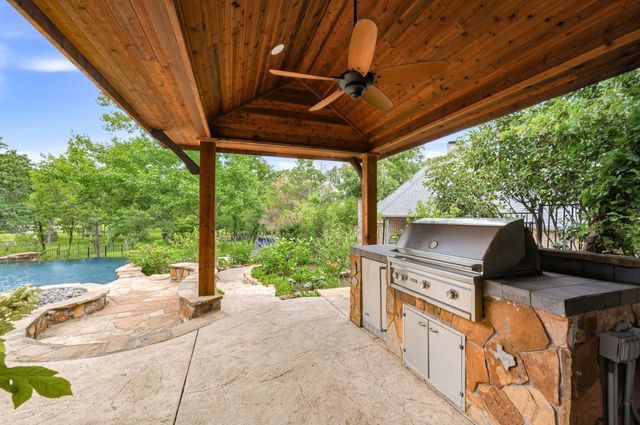 3091 Whispering Oaks Drive, Highland Village, TX 75077