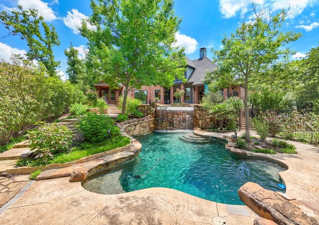 3091 Whispering Oaks Drive, Highland Village, TX 75077