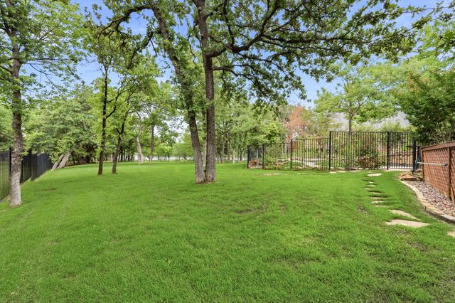 3091 Whispering Oaks Drive, Highland Village, TX 75077
