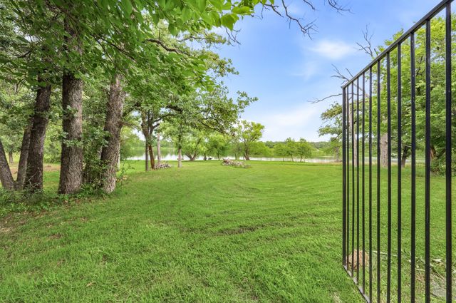 3091 Whispering Oaks Drive, Highland Village, TX 75077