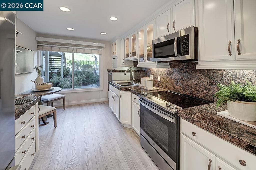 Image 11 of property listing at 2005 2005 CACTUS CT 4, Walnut Creek, CA 94595