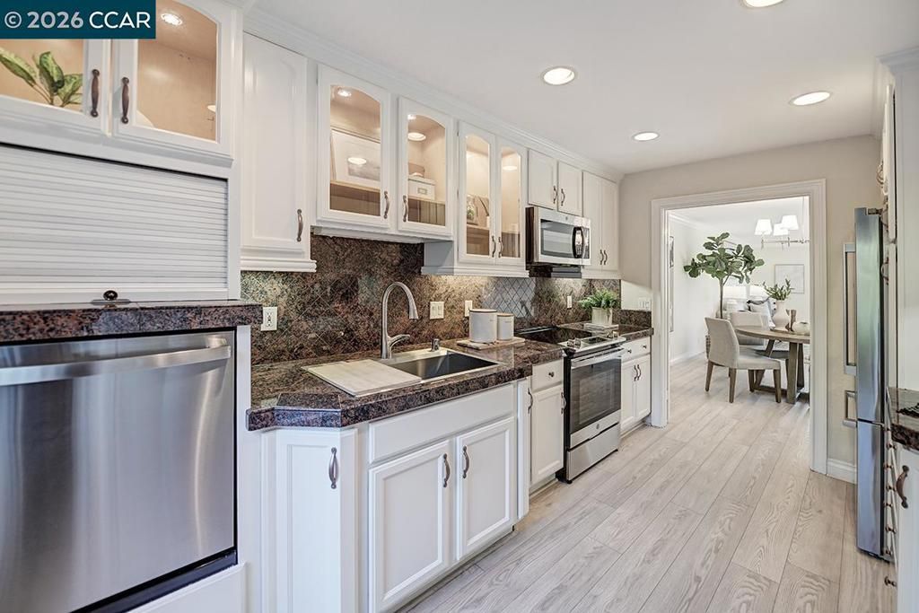 Image 13 of property listing at 2005 2005 CACTUS CT 4, Walnut Creek, CA 94595