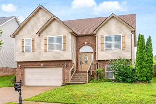 617 Snowshoe Ln, Clarksville, TN 37040