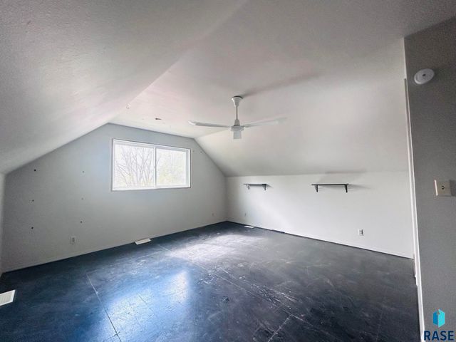2404 S Holt Ave Avenue, Sioux Falls, SD 57103