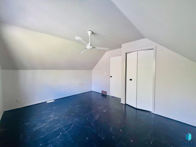 2404 S Holt Ave Avenue, Sioux Falls, SD 57103