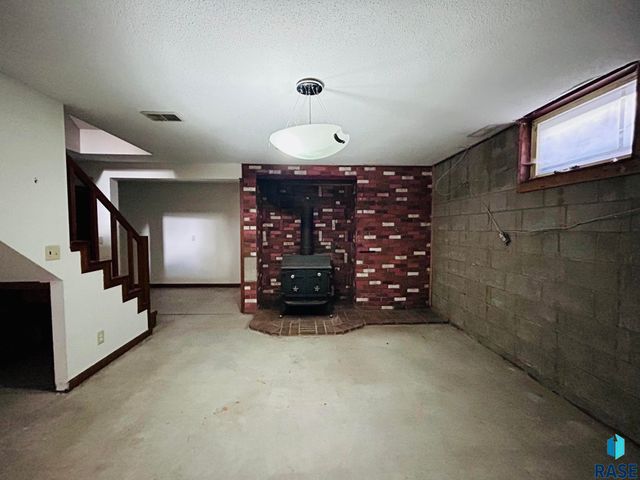 2404 S Holt Ave Avenue, Sioux Falls, SD 57103