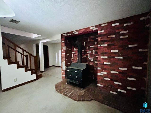 2404 S Holt Ave Avenue, Sioux Falls, SD 57103