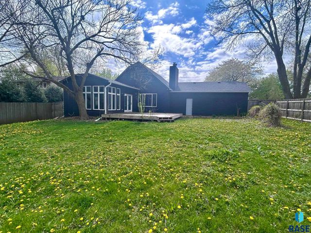 2404 S Holt Ave Avenue, Sioux Falls, SD 57103