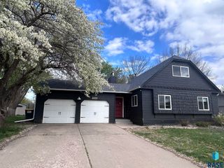 2404 S Holt Ave Avenue, Sioux Falls, SD 57103