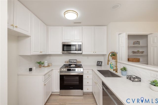 12006 Foxfield Cir, Henrico, VA 23233