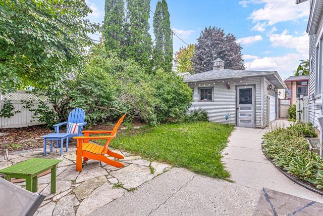 121 S East STREET, Elkhart Lake, WI 53020