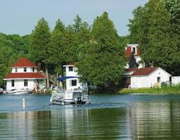 121 S East STREET, Elkhart Lake, WI 53020