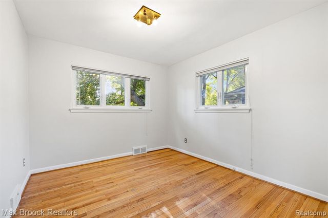 966 Woodlea Street, Birmingham, MI 48009