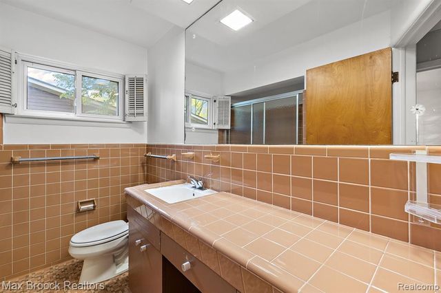 966 Woodlea Street, Birmingham, MI 48009
