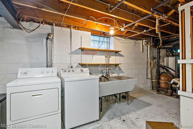 966 Woodlea Street, Birmingham, MI 48009
