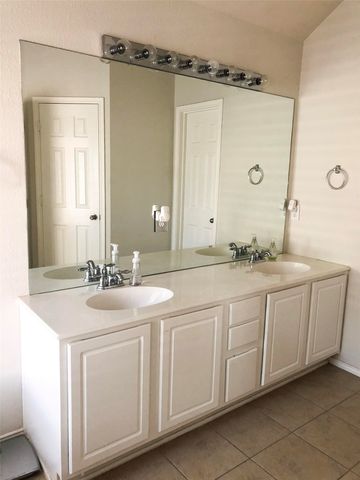 8300 Rayburn Lane, Mckinney, TX 75072