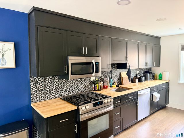 235 Brittany Farms Road APT G, New Britain, CT 06053