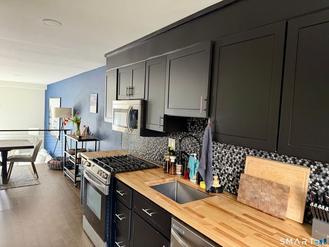 235 Brittany Farms Road APT G, New Britain, CT 06053