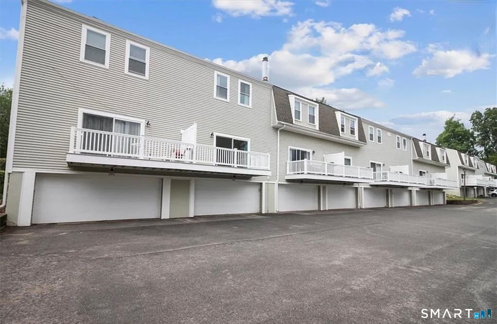 235 Brittany Farms Road APT G, New Britain, CT 06053