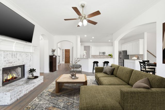 205 Creekside Drive, Murphy, TX 75094