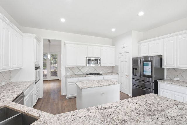 205 Creekside Drive, Murphy, TX 75094