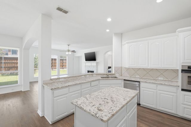 205 Creekside Drive, Murphy, TX 75094
