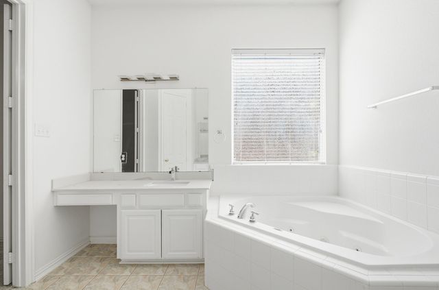 205 Creekside Drive, Murphy, TX 75094