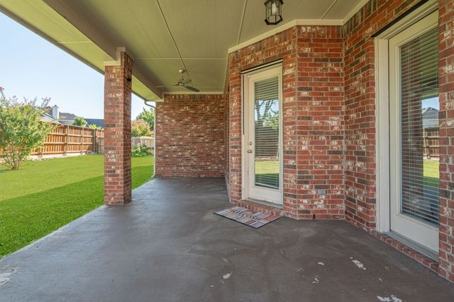 205 Creekside Drive, Murphy, TX 75094