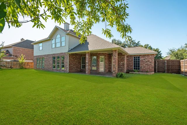 205 Creekside Drive, Murphy, TX 75094