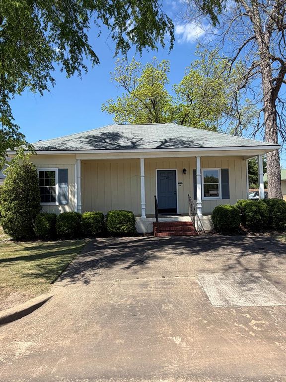 710 12th Street, Phenix City, AL 36867