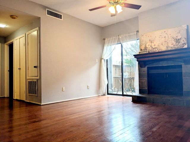 7950 N Stadium Drive 215, Houston, TX 77030