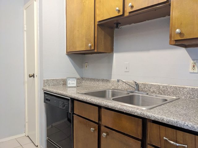 7950 N Stadium Drive 215, Houston, TX 77030