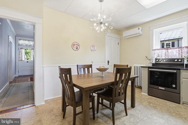 333 E 1ST AVE, Charles Town, WV 25414