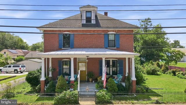 333 E 1ST AVE, Charles Town, WV 25414