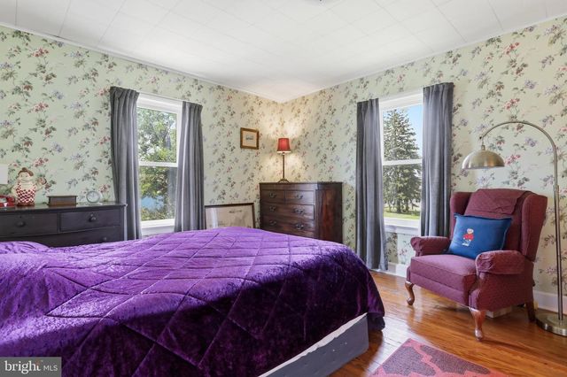 333 E 1ST AVE, Charles Town, WV 25414