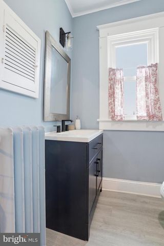 333 E 1ST AVE, Charles Town, WV 25414